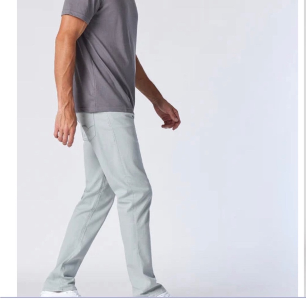 NWT. Mens Mavi jeans